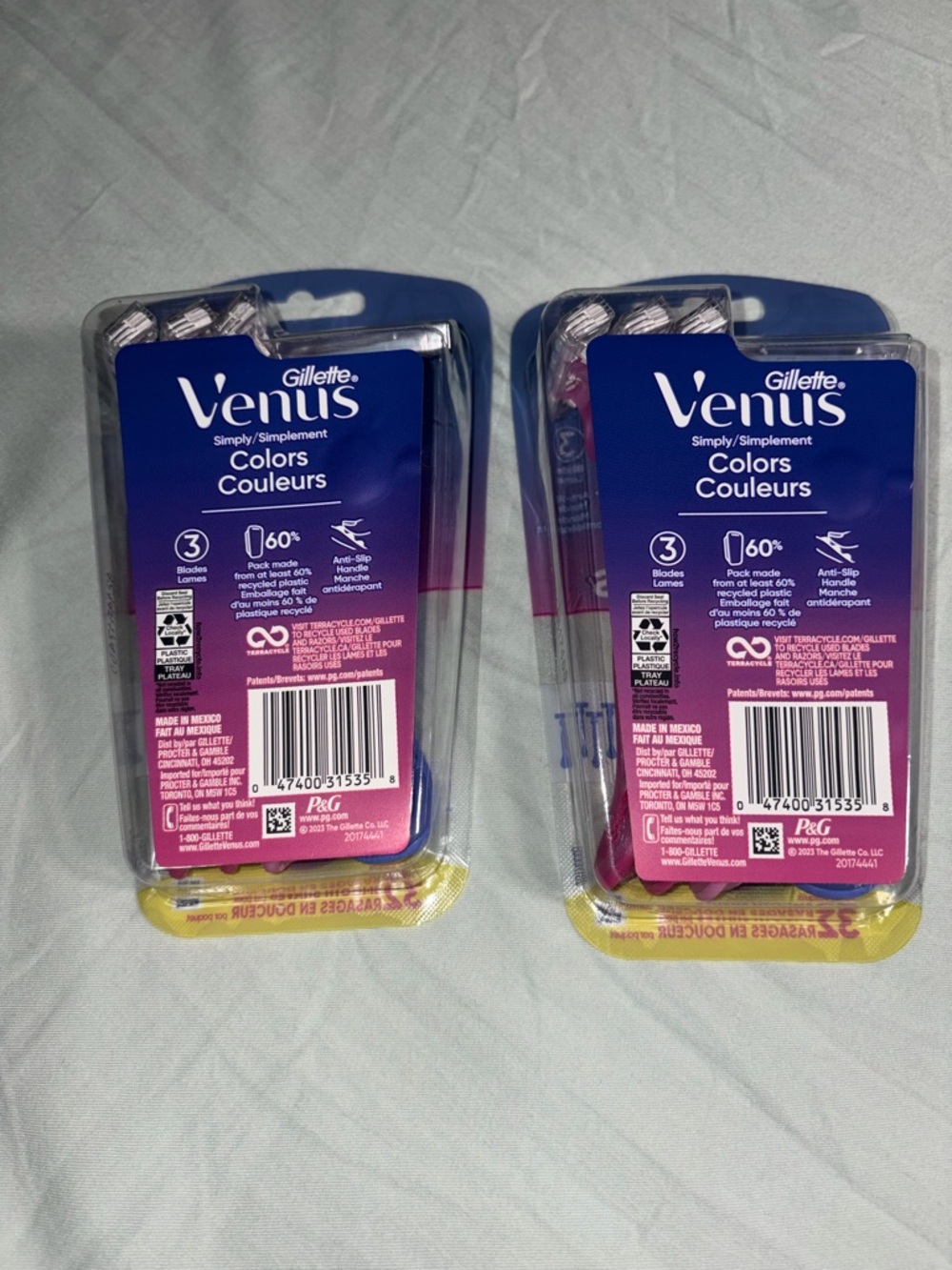 VENUS Disposable Razors - Pink & Blue Handles (2 Pack) - Picture 2 of 2